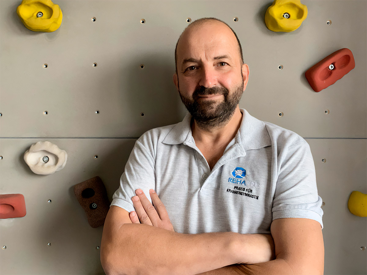 Orhan Ramadani, Physiotherapeut und Inhaber der Praxis RehaPro in Neu-Ulm